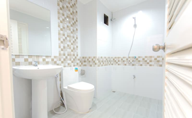 ทาวน์โฮม ซ.สวรรค์วิถี, Bangkok, Samsen Nok, Huai Khwang, Bangkok, 4 Bedrooms, 180 sqm, Townhouse For Sale, by NR AGENT, 500398927 - DDproperty.com