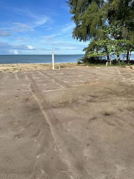 Prime Beachfront Land | Filled, Fenced & Ready to Build | Surat Thani, Surat Thani, 4223, Ta Krop, Chaiya, Surat Thani, , 1,992 sqm, Land For Sale, by ปัญญา สมหมาย, 500398930 - DDproperty.com