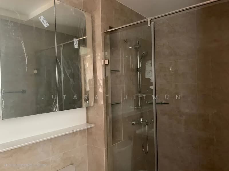 Regal Sathon-Naradhiwas, Bangkok, Naradhiwas Rajanagarindra Road, Thung Maha Mek, Sathon, Bangkok, 1 Bedroom, 35 sqm, Condo For Rent, by Jutarat Jitmun, 500398970 - DDproperty.com