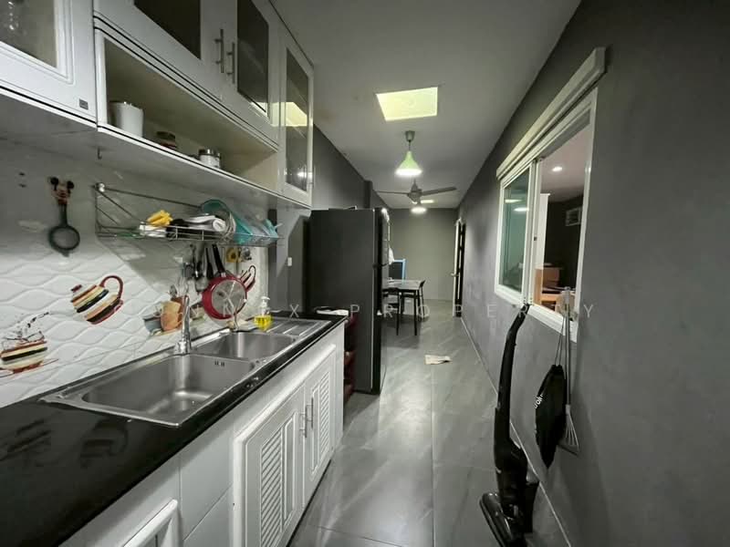 Baan Monthon 8, Bangkok, Along the Thawi Watthana canal Lak Song, Lak Song, Bang Khae, Bangkok, 2 Bedrooms, 150 sqm, Townhouse For Sale, by Connex Property, 500398998 - DDproperty.com