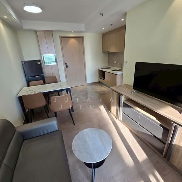 Regal Sathon-Naradhiwas, Bangkok, Naradhiwas Rajanagarindra Road, Thung Maha Mek, Sathon, Bangkok, 1 Bedroom, 33 sqm, Condo For Rent, by Jutarat Jitmun, 500398999 - DDproperty.com