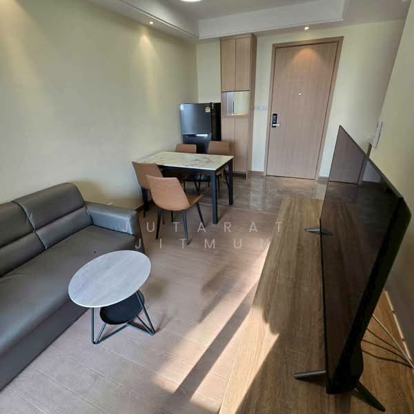 Regal Sathon-Naradhiwas, Bangkok, Naradhiwas Rajanagarindra Road, Thung Maha Mek, Sathon, Bangkok, 1 Bedroom, 33 sqm, Condo For Rent, by Jutarat Jitmun, 500398999 - DDproperty.com