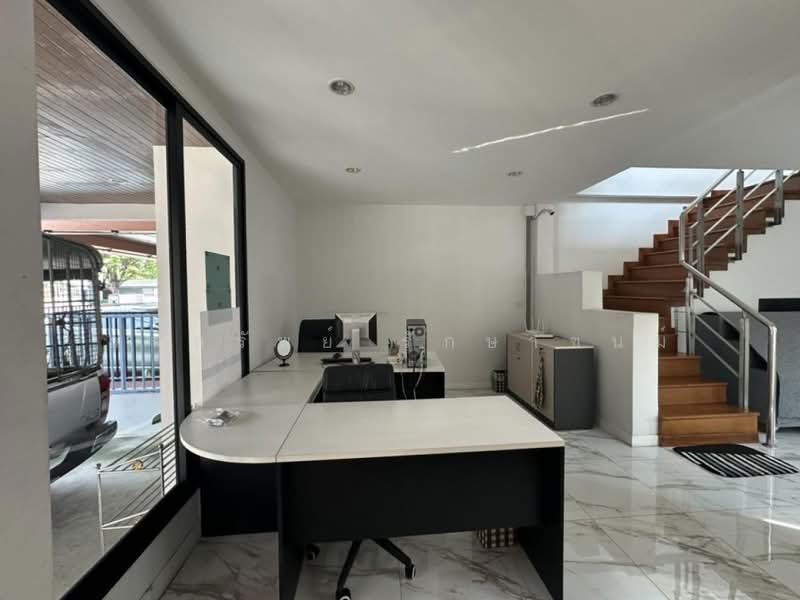ขายทาวน์โฮม 3 ชั้น หลังมุม ทำเลทอง ลาดพร้าว 18, กรุงเทพ, 99/136 ลาดพร้าว 18 แยก 4, จอมพล, จตุจักร, กรุงเทพ, 200 ตร.ม., ทาวน์เฮ้าส์ ขาย, โดย ธนทรัพย์ รักษาชนม์, 500399037 - DDproperty.com