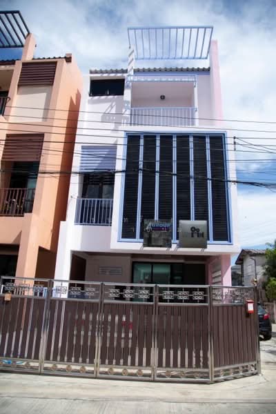 ขายทาวน์โฮม 3 ชั้น หลังมุม ทำเลทอง ลาดพร้าว 18, กรุงเทพ, 99/136 ลาดพร้าว 18 แยก 4, จอมพล, จตุจักร, กรุงเทพ, 200 ตร.ม., ทาวน์เฮ้าส์ ขาย, โดย ธนทรัพย์ รักษาชนม์, 500399037 - DDproperty.com