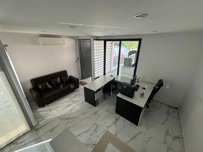 ขายทาวน์โฮม 3 ชั้น หลังมุม ทำเลทอง ลาดพร้าว 18, กรุงเทพ, 99/136 ลาดพร้าว 18 แยก 4, จอมพล, จตุจักร, กรุงเทพ, 200 ตร.ม., ทาวน์เฮ้าส์ ขาย, โดย ธนทรัพย์ รักษาชนม์, 500399037 - DDproperty.com