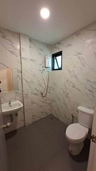ให้เช่าทาวน์โฮมหลังริม ม.เดอะพาร์ค ระยอง, Rayong, Noen Phra, Muang Rayong, Rayong, 2 Bedrooms, 75 sqm, Townhouse For Rent, by Dusit Saengfa, 500399042 - DDproperty.com