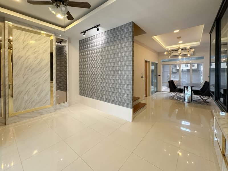 Baan Klang Krung The Royal Vienna Ratchavipa - Ratchadaphisek, Bangkok, Chatuchak, Bangkok, 3 Bedrooms, 180 sqm, Townhouse For Sale, by Haus Living Estate, 500399057 - DDproperty.com