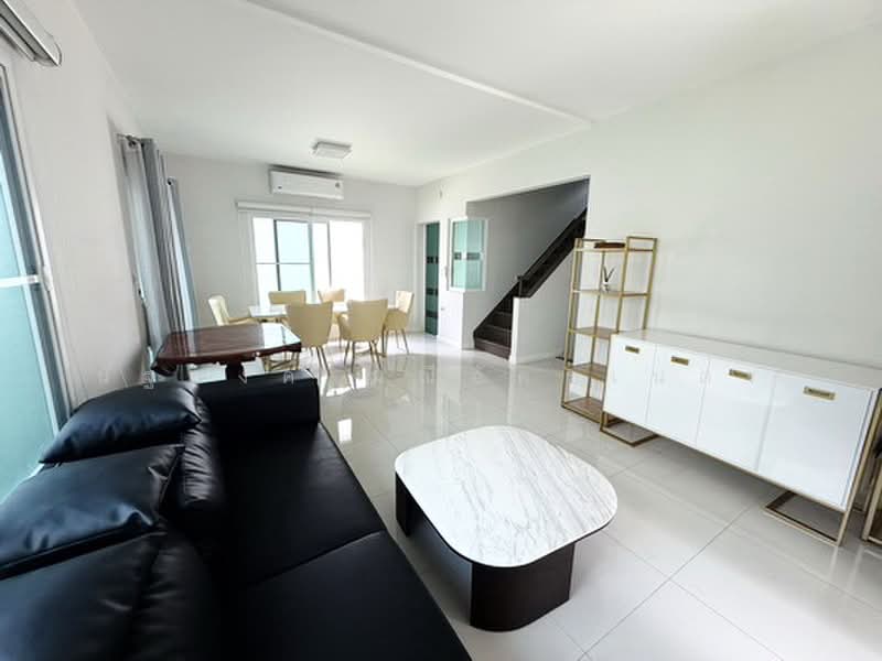 Mantana Motorway-New Krungthepkreetha, Bangkok, Phatthana Chonnabot 4 Road, Khlong Song Ton Nun, Lat Krabang, Bangkok, 3 Bedrooms, 165 sqm, Single Detached House For Rent, by นัฐพงค์ มณีอัครเนตร, 500399127 - DDproperty.com