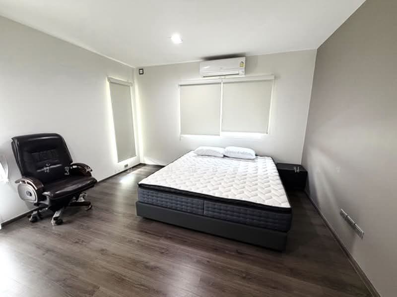 Mantana Motorway-New Krungthepkreetha, Bangkok, Phatthana Chonnabot 4 Road, Khlong Song Ton Nun, Lat Krabang, Bangkok, 3 Bedrooms, 165 sqm, Single Detached House For Rent, by นัฐพงค์ มณีอัครเนตร, 500399127 - DDproperty.com