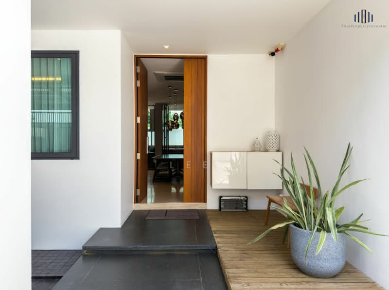 กรุงเทพมหานคร, Bangkok, Bang Kapi, Huai Khwang, Bangkok, 3 Bedrooms, 315 sqm, Single Detached House For Sale, by Lee, 500399220 - DDproperty.com