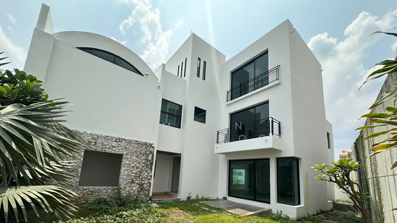 The Noble Ekkamai 22, Bangkok, Khlong Tan Nua, Watthana, Bangkok, 5 Bedrooms, 600 sqm, Single Detached House For Sale, by Amarin Sitthidhoon, 500399258 - DDproperty.com