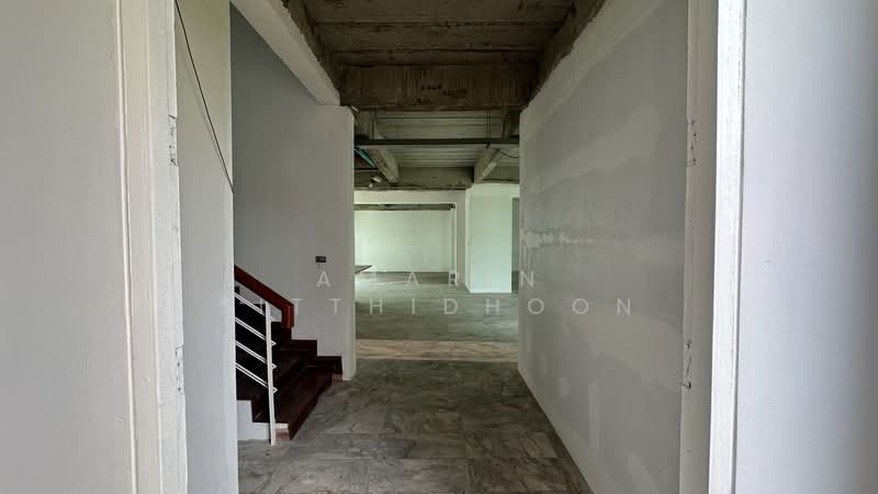 The Noble Ekkamai 22, Bangkok, Khlong Tan Nua, Watthana, Bangkok, 5 Bedrooms, 600 sqm, Single Detached House For Sale, by Amarin Sitthidhoon, 500399258 - DDproperty.com