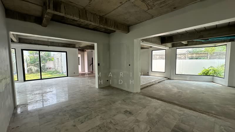 The Noble Ekkamai 22, Bangkok, Khlong Tan Nua, Watthana, Bangkok, 5 Bedrooms, 600 sqm, Single Detached House For Sale, by Amarin Sitthidhoon, 500399258 - DDproperty.com