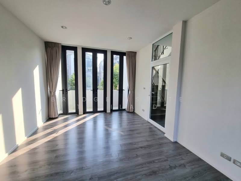 The Sonne Srinakarin-Bangna, Bangkok, Soi Chumchon Mahat Thai 3, Bangna-Trad Road, Dok Mai, Prawet, Bangkok, 4 Bedrooms, 245 sqm, Single Detached House For Sale, by Bridge Estate Thailand, 500399310 - DDproperty.com