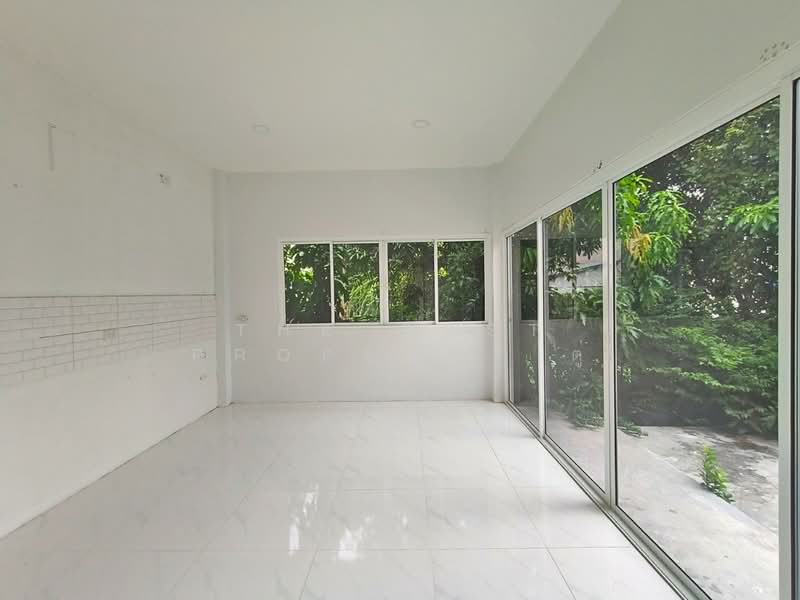 หมู่บ้านลลิลเดอะยัง เอ็กซ์คลูซีพ อ่อนนุช-สุวรรณภูมิ (Lalin The Young-Executive), Bangkok, Prawet, Bangkok, 3 Bedrooms, 150 sqm, Single Detached House For Sale, by The Best Property หมิว, 500399412 - DDproperty.com
