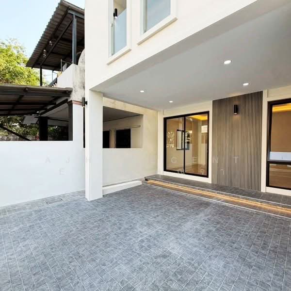 เมืองเพชรวิลเลจ 4 ซอย ทุ่งมังกร 10 ตลิ่งชัน, Bangkok, Chim Plee, Taling Chan, Bangkok, 3 Bedrooms, 142 sqm, Townhouse For Sale, by AJHOMECENTER - คุณจ๋า, 500399448 - DDproperty.com
