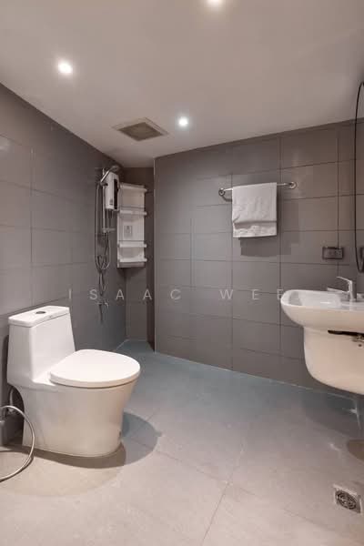 103 Condominium 2, Chiang Mai, 5 Suk Kasem, Su Thep, Muang Chiang Mai, Chiang Mai, 2 Bedrooms, 44 sqm, Condo For Sale, by ISAAC WEE, 500399546 - DDproperty.com
