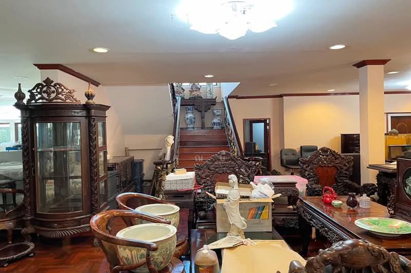 ขายบ้านเดี่ยวพร้อมที่ดิน 411 ตรว. ซอยอ่อนนุช 14 ทำเลศักยภาพ ใกล้ BTS อ่อนนุช, Bangkok, ถนนอ่อนนุช, Suan Luang, Bangkok, 4 Bedrooms, 600 sqm, Single Detached House For Sale, by คุณบี, 500399570 - DDproperty.com