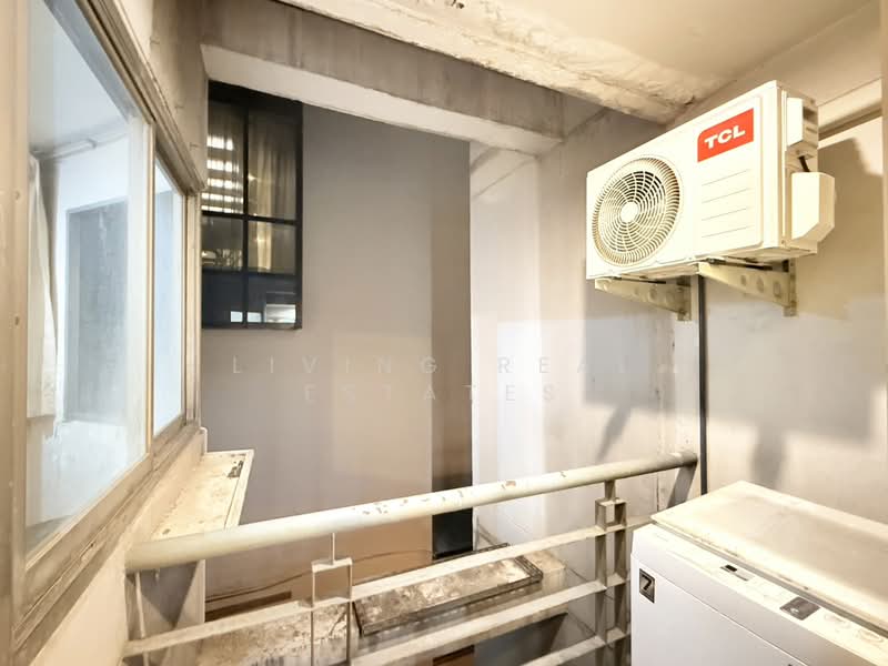The Prime Suites, Bangkok, 17 Sukhumvit Soi 18, Khlong Toei, Khlong Toei, Bangkok, Studio, 35 sqm, Condo For Rent, by Living Real Estates, 500399654 - DDproperty.com