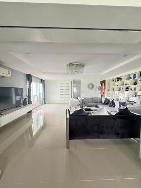 Regent On The Park 3, Bangkok, 185 Soi Sukhumvit 39 Sukhumvit Road, Khlong Tan Nua, Watthana, Bangkok, 3 Bedrooms, 240 sqm, Condo For Rent, by Nattapol Jedsadathitikul, 500399694 - DDproperty.com