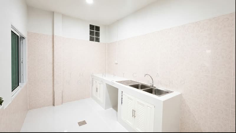 TH32010 ทาวน์เฮ้าส์ หมู่บ้านเสนาวิลล่า 4, Bangkok, Sam Wa Tawan Tok, Khlong Sam Wa, Bangkok, 2 Bedrooms, 72 sqm, Townhouse For Sale, by Thanitcha Kangkasuwanno, 500399744 - DDproperty.com