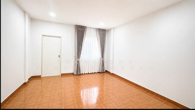 TH32010 ทาวน์เฮ้าส์ หมู่บ้านเสนาวิลล่า 4, Bangkok, Sam Wa Tawan Tok, Khlong Sam Wa, Bangkok, 2 Bedrooms, 72 sqm, Townhouse For Sale, by Thanitcha Kangkasuwanno, 500399744 - DDproperty.com
