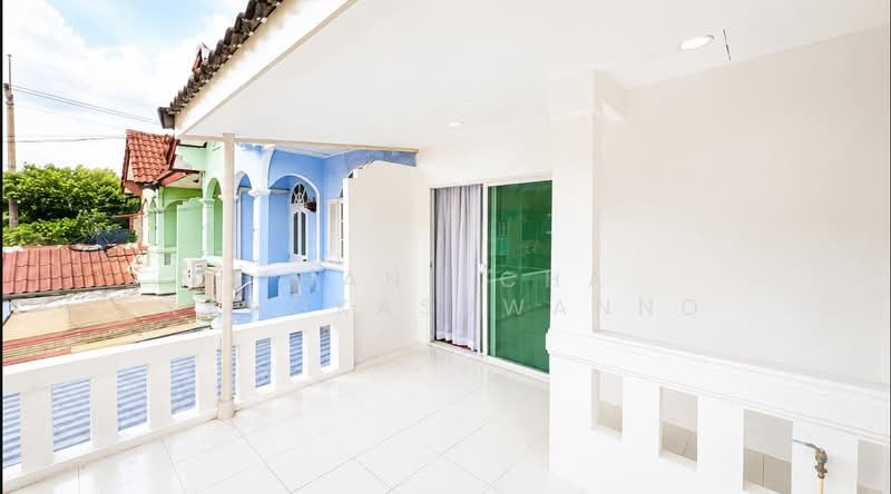TH32010 ทาวน์เฮ้าส์ หมู่บ้านเสนาวิลล่า 4, Bangkok, Sam Wa Tawan Tok, Khlong Sam Wa, Bangkok, 2 Bedrooms, 72 sqm, Townhouse For Sale, by Thanitcha Kangkasuwanno, 500399744 - DDproperty.com