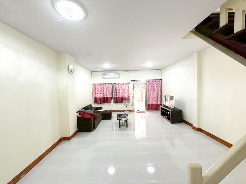 ขาย ทาวน์เฮ้าส์ หมู่บ้าน พรทวีวัฒน์ 3 คลอง 2, Pathum Thani, Khlong Song, Khlong Luang, Pathum Thani, 3 Bedrooms, 90 sqm, Townhouse For Sale, by กรณวัสส์ กัณฑวัสส์วงส์, 500399756 - DDproperty.com