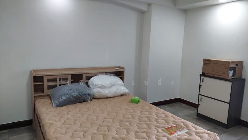 Merlin Tower, Bangkok, Soi Narathiwat 14 Sathon Road, Thung Wat Don, Sathon, Bangkok, 1 Bedroom, 40 sqm, Condo For Rent, by รพีพร แซ่อึ้ง, 500399764 - DDproperty.com