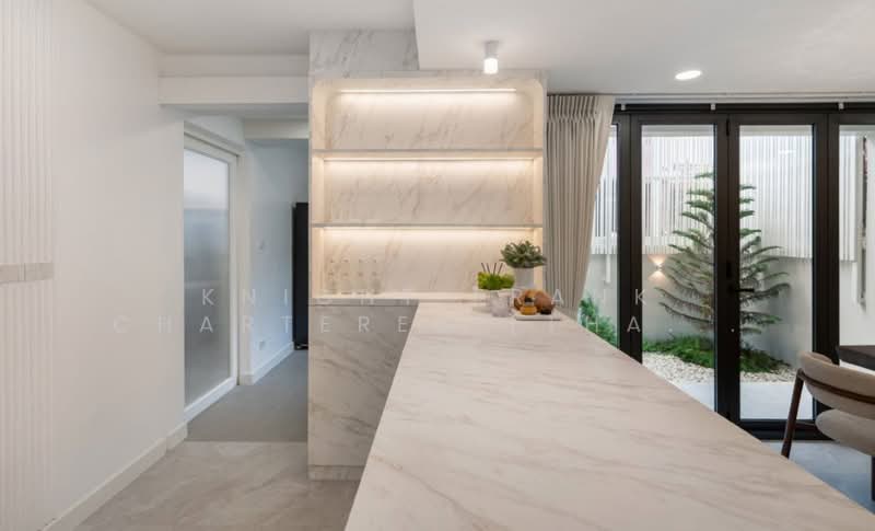 Townhouse in Pridi 42, Bangkok, Khlong Tan Nua, Watthana, Bangkok, 4 Bedrooms, 250 sqm, Townhouse For Rent, by Knight Frank Chartered (Thailand) Co.,Ltd, 500399768 - DDproperty.com