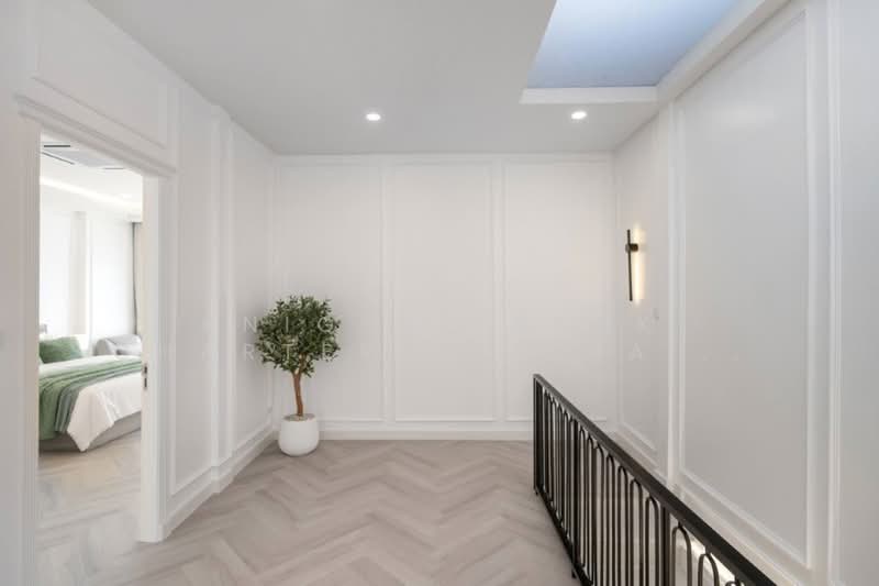 Townhouse in Pridi 42, Bangkok, Khlong Tan Nua, Watthana, Bangkok, 4 Bedrooms, 250 sqm, Townhouse For Rent, by Knight Frank Chartered (Thailand) Co.,Ltd, 500399768 - DDproperty.com