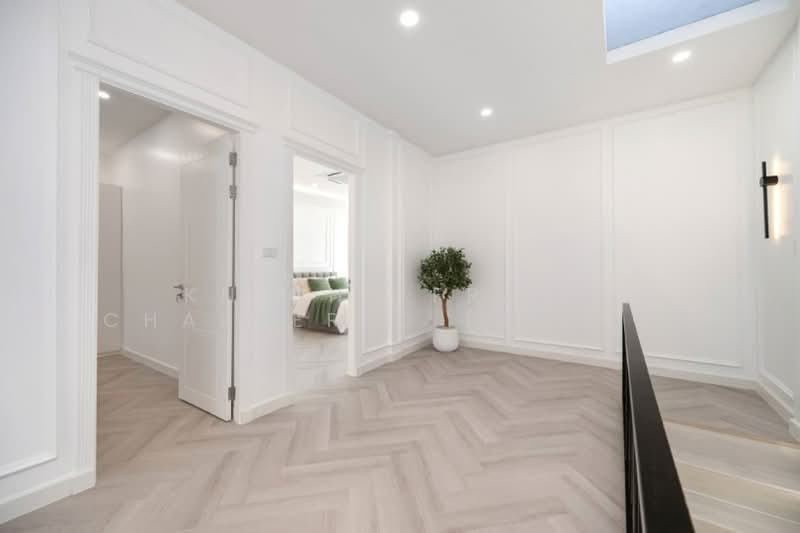 Townhouse in Pridi 42, Bangkok, Khlong Tan Nua, Watthana, Bangkok, 4 Bedrooms, 250 sqm, Townhouse For Rent, by Knight Frank Chartered (Thailand) Co.,Ltd, 500399768 - DDproperty.com
