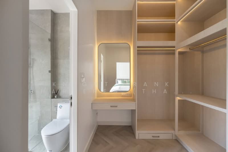 Townhouse in Pridi 42, Bangkok, Khlong Tan Nua, Watthana, Bangkok, 4 Bedrooms, 250 sqm, Townhouse For Rent, by Knight Frank Chartered (Thailand) Co.,Ltd, 500399768 - DDproperty.com