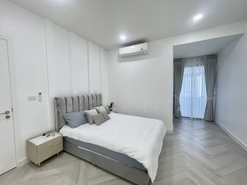 Townhouse in Pridi 42, Bangkok, Khlong Tan Nua, Watthana, Bangkok, 4 Bedrooms, 250 sqm, Townhouse For Rent, by Knight Frank Chartered (Thailand) Co.,Ltd, 500399768 - DDproperty.com