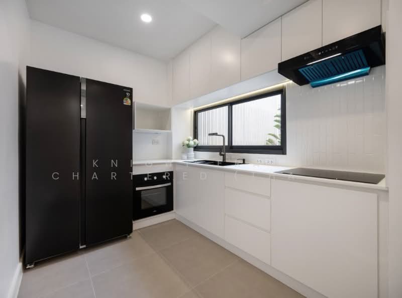Townhouse in Pridi 42, Bangkok, Khlong Tan Nua, Watthana, Bangkok, 4 Bedrooms, 250 sqm, Townhouse For Rent, by Knight Frank Chartered (Thailand) Co.,Ltd, 500399768 - DDproperty.com