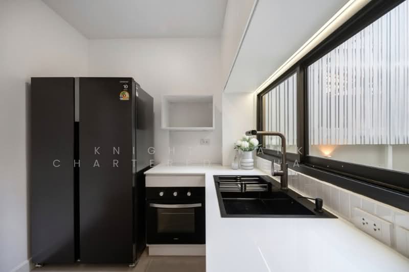 Townhouse in Pridi 42, Bangkok, Khlong Tan Nua, Watthana, Bangkok, 4 Bedrooms, 250 sqm, Townhouse For Rent, by Knight Frank Chartered (Thailand) Co.,Ltd, 500399768 - DDproperty.com