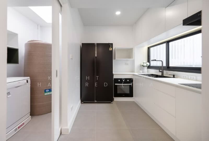 Townhouse in Pridi 42, Bangkok, Khlong Tan Nua, Watthana, Bangkok, 4 Bedrooms, 250 sqm, Townhouse For Rent, by Knight Frank Chartered (Thailand) Co.,Ltd, 500399768 - DDproperty.com