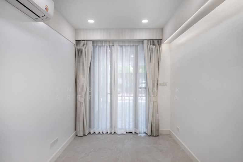 Townhouse in Pridi 42, Bangkok, Khlong Tan Nua, Watthana, Bangkok, 4 Bedrooms, 250 sqm, Townhouse For Rent, by Knight Frank Chartered (Thailand) Co.,Ltd, 500399768 - DDproperty.com