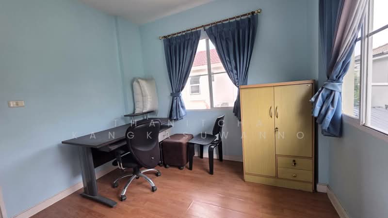 H31887 หมู่บ้านปาริชาติ ลาดกระบัง, Bangkok, Lam Pla Tiew, Lat Krabang, Bangkok, 3 Bedrooms, 208 sqm, Single Detached House For Rent, by Thanitcha Kangkasuwanno, 500399772 - DDproperty.com