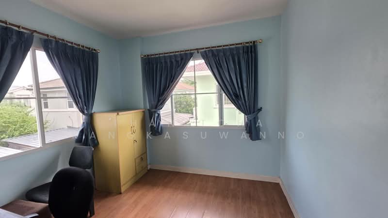 H31887 หมู่บ้านปาริชาติ ลาดกระบัง, Bangkok, Lam Pla Tiew, Lat Krabang, Bangkok, 3 Bedrooms, 208 sqm, Single Detached House For Rent, by Thanitcha Kangkasuwanno, 500399772 - DDproperty.com