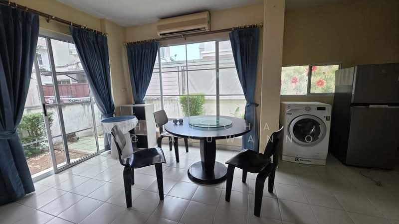 H31887 หมู่บ้านปาริชาติ ลาดกระบัง, กรุงเทพ, ลำปลาทิว, ลาดกระบัง, กรุงเทพ, 208 ตร.ม., บ้านเดี่ยว ให้เช่า, โดย Thanitcha Kangkasuwanno, 500399772 - DDproperty.com
