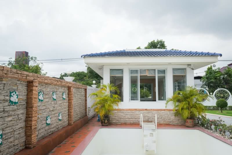 Luxury Mansion with Private Swimming Pool in the Rama 9 Area Prime location near The Nine Center and, Bangkok, พระราม 9, Hua Mak, Bang Kapi, Bangkok, 5 Bedrooms, 1,040 sqm, Single Detached House For Sale, by Connex Property, 500399807 - DDproperty.com