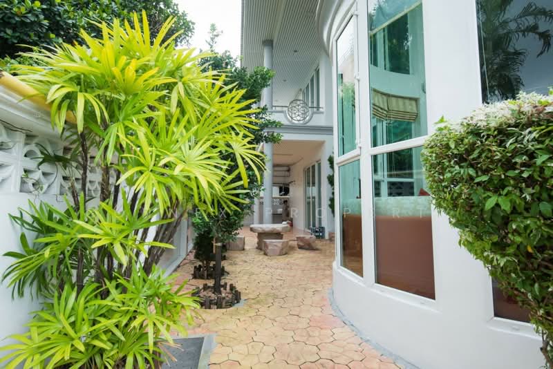 Luxury Mansion with Private Swimming Pool in the Rama 9 Area Prime location near The Nine Center and, Bangkok, พระราม 9, Hua Mak, Bang Kapi, Bangkok, 5 Bedrooms, 1,040 sqm, Single Detached House For Sale, by Connex Property, 500399807 - DDproperty.com
