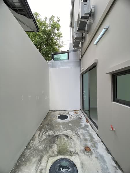 PATIO Ladkrabang-Motorway : พาทิโอ ลาดกระบัง-มอเตอร์เวย์, กรุงเทพ, ถ.หลวงแพ่ง, ทับยาว, ลาดกระบัง, กรุงเทพ, 161 ตร.ม., ทาวน์เฮ้าส์ ขาย, โดย Fazwaz (Thailand) Co., Ltd., 500399832 - DDproperty.com