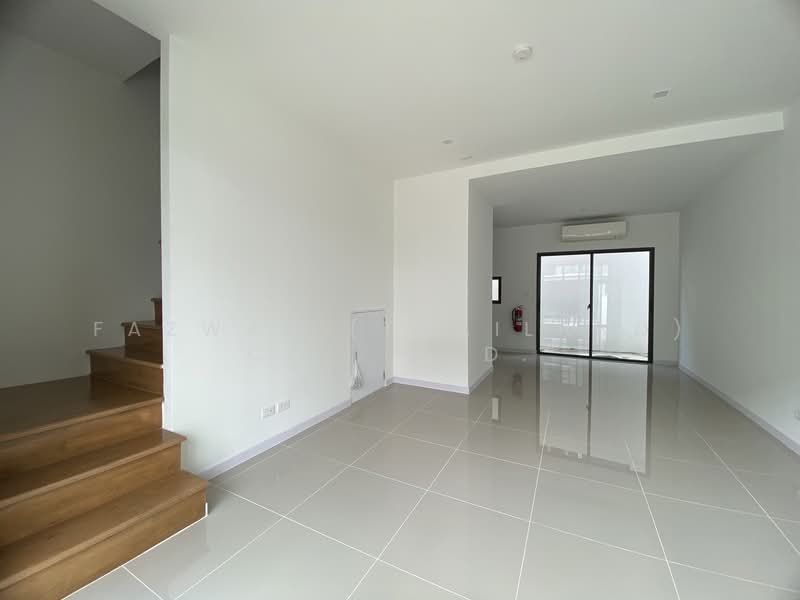 PATIO Ladkrabang-Motorway : พาทิโอ ลาดกระบัง-มอเตอร์เวย์, กรุงเทพ, ถ.หลวงแพ่ง, ทับยาว, ลาดกระบัง, กรุงเทพ, 161 ตร.ม., ทาวน์เฮ้าส์ ขาย, โดย Fazwaz (Thailand) Co., Ltd., 500399832 - DDproperty.com