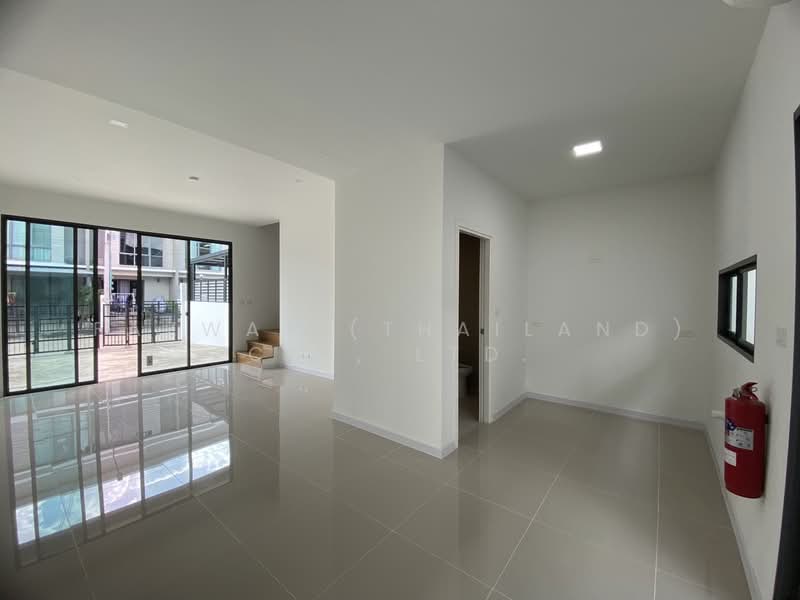 PATIO Ladkrabang-Motorway : พาทิโอ ลาดกระบัง-มอเตอร์เวย์, กรุงเทพ, ถ.หลวงแพ่ง, ทับยาว, ลาดกระบัง, กรุงเทพ, 161 ตร.ม., ทาวน์เฮ้าส์ ขาย, โดย Fazwaz (Thailand) Co., Ltd., 500399832 - DDproperty.com