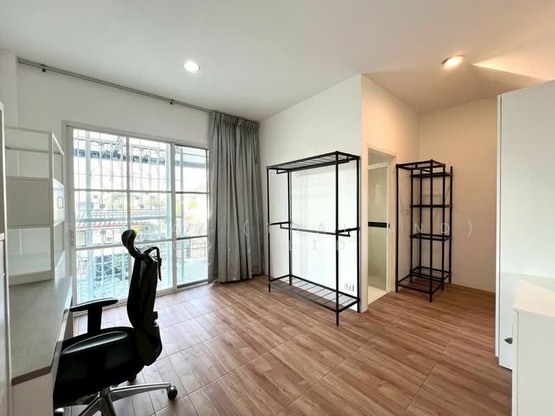Baan Klang Muang Luzern Sukhumvit : บ้านกลางเมือง ลูเซิร์น สุขุมวิท (อ่อนนุช 46), กรุงเทพ, ถนนสุขุมวิท 77, สวนหลวง, กรุงเทพ, 220 ตร.ม., ทาวน์เฮ้าส์ ขาย, โดย Fazwaz (Thailand) Co., Ltd., 500399874 - DDproperty.com