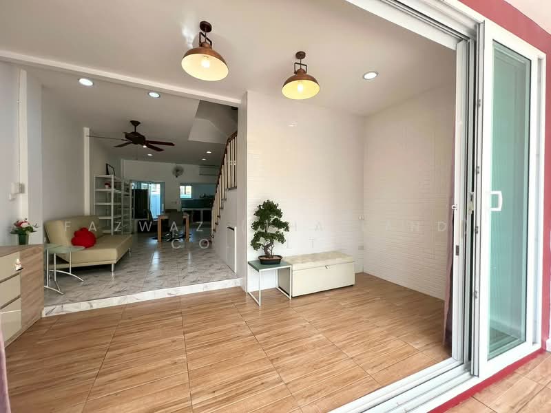 Baan Klang Muang Luzern Sukhumvit, Bangkok, Sukhumvit 77 Road, Suan Luang, Bangkok, 3 Bedrooms, 220 sqm, Townhouse For Sale, by Fazwaz (Thailand) Co., Ltd., 500399874 - DDproperty.com