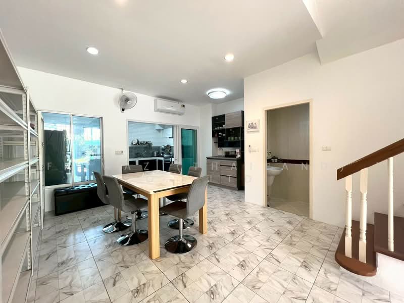 Baan Klang Muang Luzern Sukhumvit : บ้านกลางเมือง ลูเซิร์น สุขุมวิท (อ่อนนุช 46), กรุงเทพ, ถนนสุขุมวิท 77, สวนหลวง, กรุงเทพ, 220 ตร.ม., ทาวน์เฮ้าส์ ขาย, โดย Fazwaz (Thailand) Co., Ltd., 500399874 - DDproperty.com