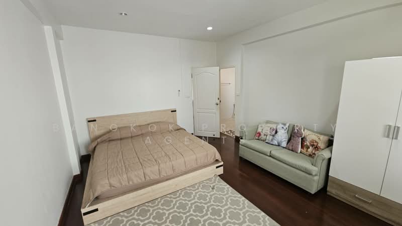 House in Ekkamai, Bangkok, Phra Kanong Nua, Watthana, Bangkok, 3 Bedrooms, 300 sqm, Single Detached House For Rent, by BANGKOK PROPERTY AGENTS, 500399901 - DDproperty.com